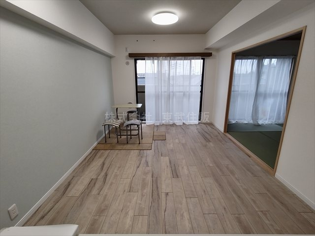 【居間・リビング】 | キャッスル川越南大塚 | 開放感があり日当たり良好です