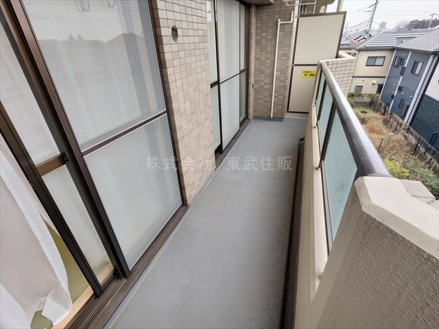 【バルコニー】 | キャッスル川越南大塚 | 暖かな日差しのふりそそぐバルコニー