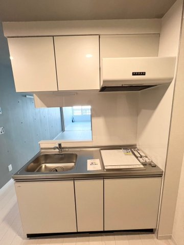 新宿WEST PLACEのキッチン|２口IHカウンターシステムキッチン