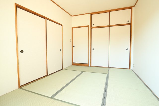 エトワールニシコウベの和室