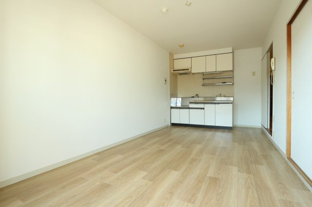 エトワールニシコウベの居間・リビング