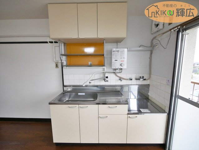 【キッチン】 | 東加古川ファミリーマンション | オーナーチェンジ物件。平成29年より賃貸中。月々44,600円(管理費込）。表面利回り約20%。
