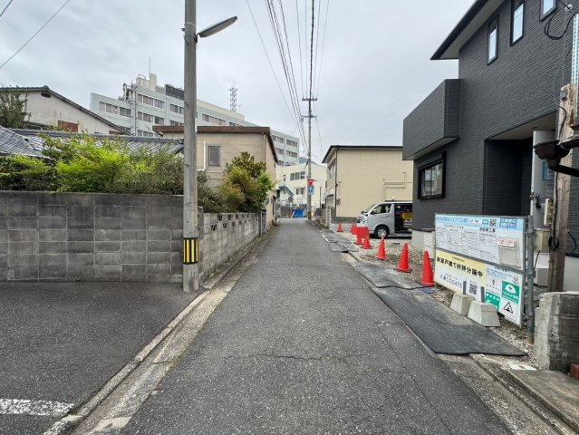 【前面道路含む現地写真】の画像