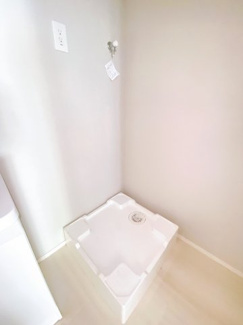 【その他】 | Skip-Step | 室内洗濯機置き場　 ※同建物ほかのお部屋の写真です。