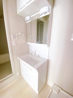 【独立洗面台】 | Skip-Step | ※同建物ほかのお部屋の写真です。