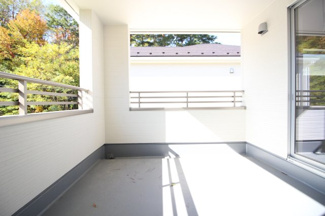 【バルコニー】 | 富田小学校・富田中学校区　Livele Garden.S 新築分譲住宅　郡山市町東２丁目　第２　全３棟　１号棟 | インナーバルコニーですので雨の日の洗濯も安心ですね♪　同社施工例