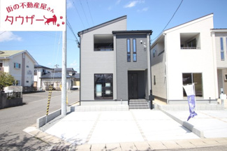 【駐車場】 | 富田小学校・富田中学校区　Livele Garden.S 新築分譲住宅　郡山市町東２丁目　第２　全３棟　１号棟 | 駐車スペース３～４台可能です♪　外水道もついていますので洗車に便利です！