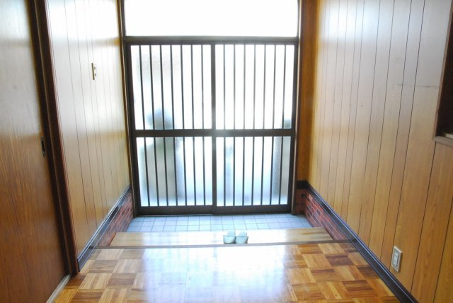 池田戸建ての玄関