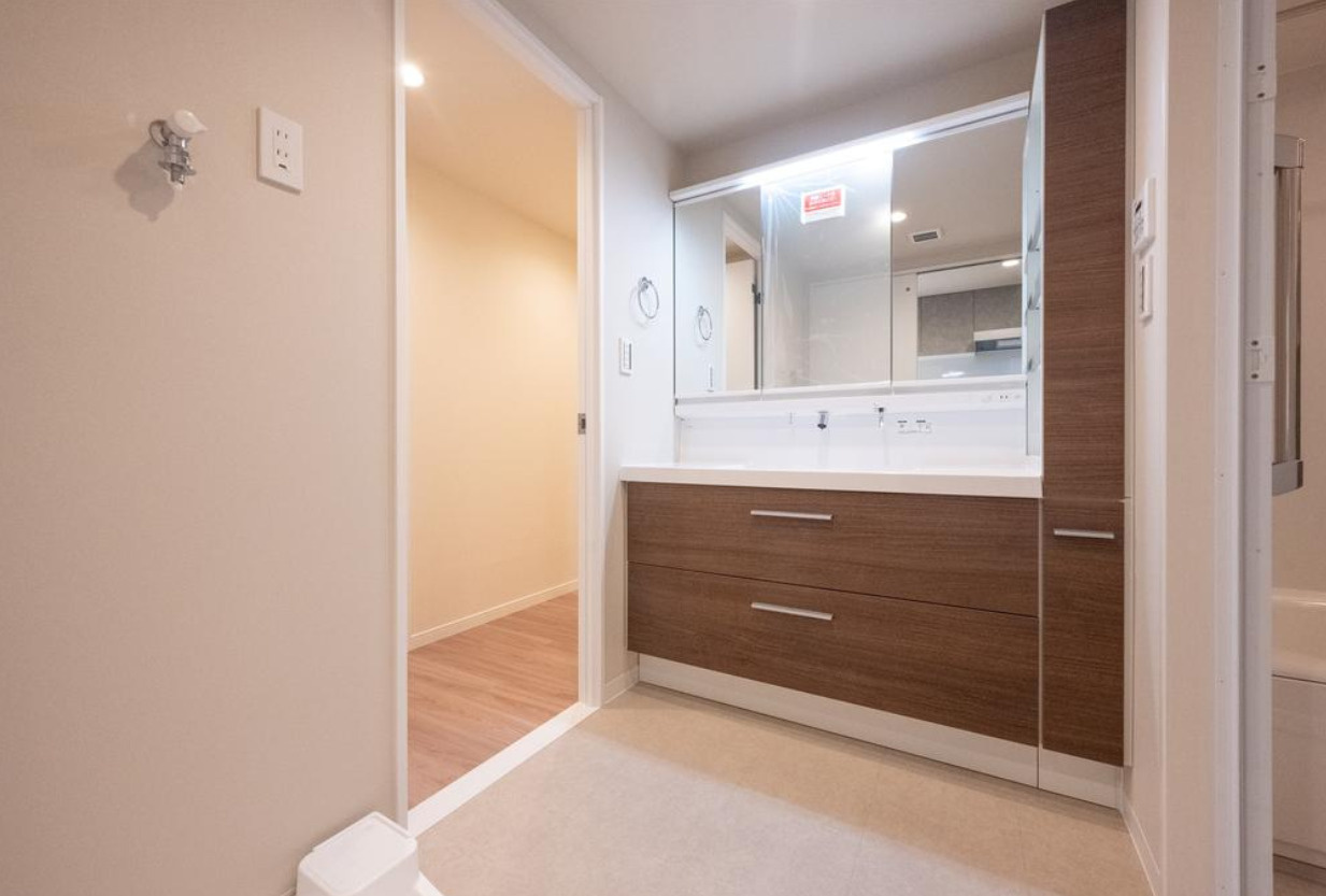 ルネサンスシティ本牧の独立洗面台