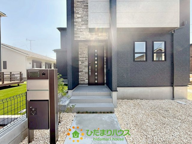 久喜市本町2丁目2期　新築一戸建て　01　の玄関