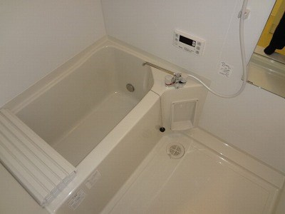 クアルティエーレ四ツ谷の浴室