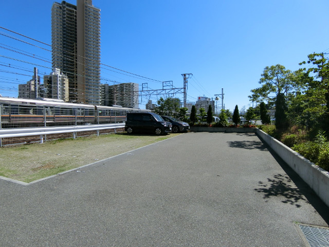 ビエラコート須磨（旧リバージュ須磨）の駐車場