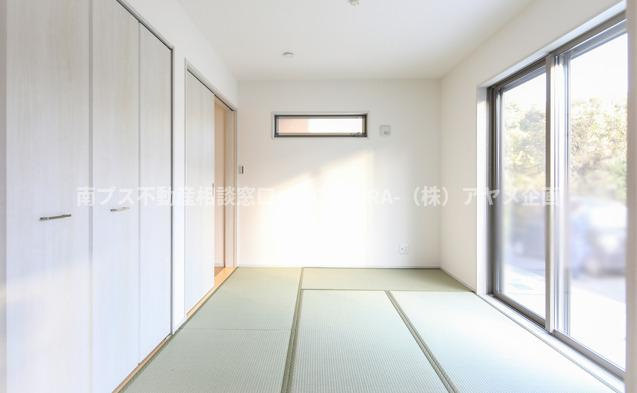 南アルプス市鮎沢の新築一戸建の洋室|施工例：洋室畳敷き