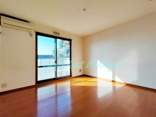 鎌倉市扇ガ谷１丁目のアパートの居間・リビング