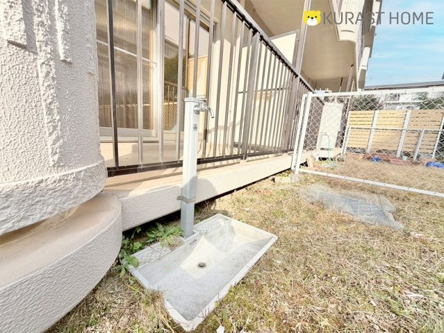 ネオコーポ太秦　1階の庭