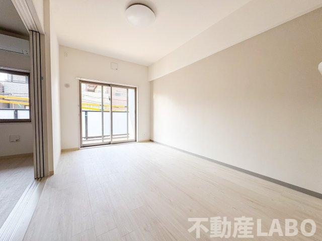 アストラルグラミアベノの洋室