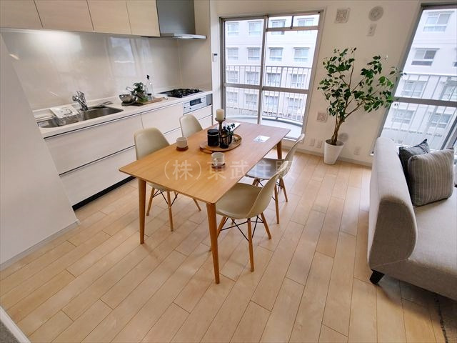 【ダイニング】 | 志木ニュータウン南の森弐番街4号棟 | 家族団らんをお楽しみ下さい