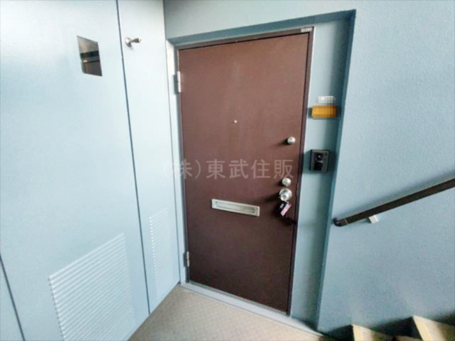 【玄関】 | 志木ニュータウン南の森弐番街4号棟 | 落ち着いた玄関です