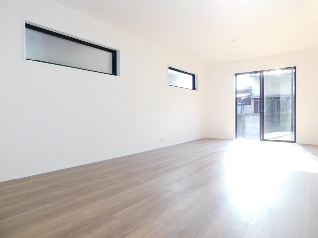 名古屋市西区大野木４丁目の新築一戸建の居間・リビング|◇リビング◇　　南面を含む２面採光で明るいリビング１９．０帖　レイアウトしやすい間取りのＬＤＫ