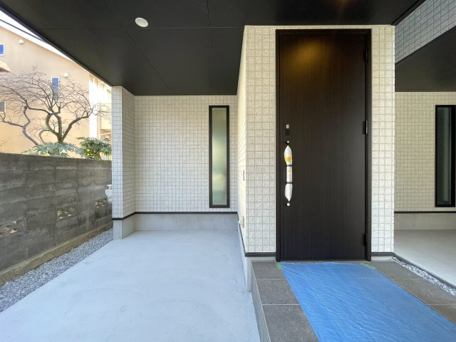 駅前の賑やかさは、住む家の近くにはいらない！それが戸建の魅力！だから、良い『鎌倉市大船４丁目』新築戸建の駐車場|駐車場があるので、車を買う予定の方も安心です