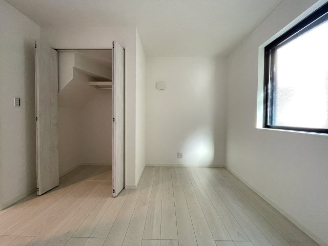 駅前の賑やかさは、住む家の近くにはいらない！それが戸建の魅力！だから、良い『鎌倉市大船４丁目』新築戸建の内装|納戸です