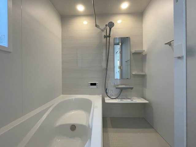 駅前の賑やかさは、住む家の近くにはいらない！それが戸建の魅力！だから、良い『鎌倉市大船４丁目』新築戸建の浴室|日々の疲れを癒すお風呂付です