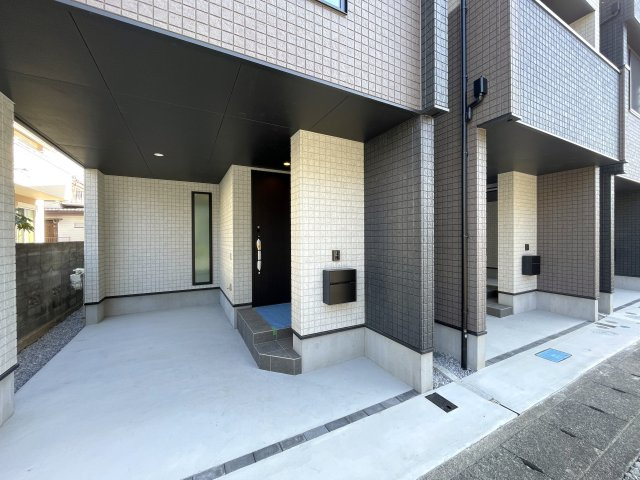 駅前の賑やかさは、住む家の近くにはいらない！それが戸建の魅力！だから、良い『鎌倉市大船４丁目』新築戸建の外観|建物外観を気になさる方へ、見た目の良い物件です