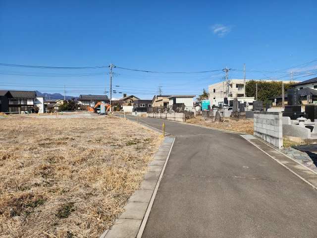 高崎市棟高町　売地の前面道路含む現地写真