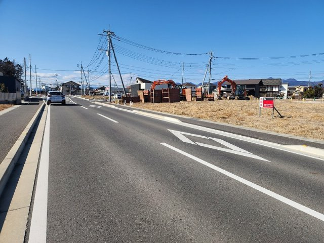 高崎市棟高町　売地の前面道路含む現地写真