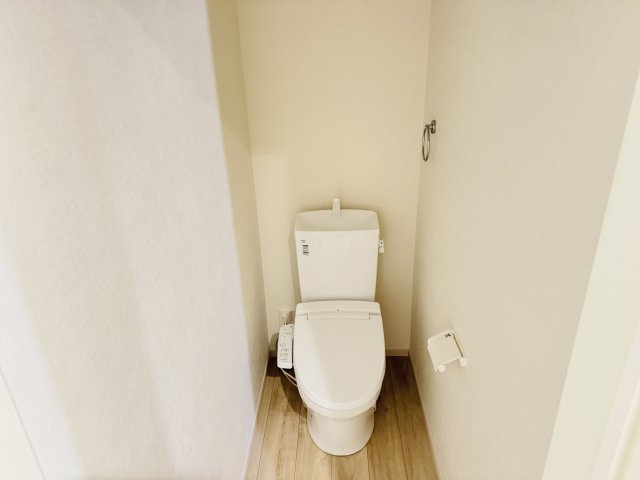 流山市三輪野山１丁目新築戸建（三輪野山８期）のトイレ|温水洗浄暖房便座つきトイレ