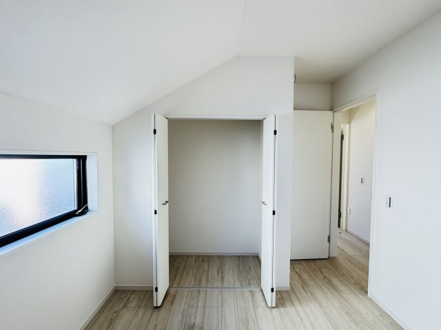 流山市三輪野山１丁目新築戸建（三輪野山８期）の収納|5.2帖洋室収納