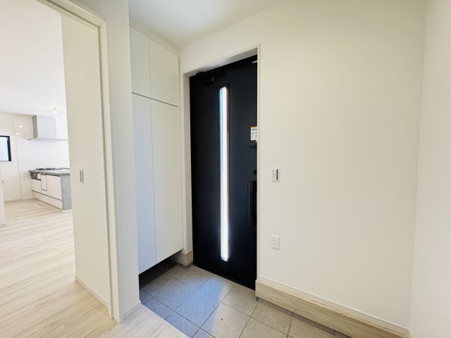 流山市三輪野山１丁目新築戸建（三輪野山８期）の玄関|玄関ホール・シューズボックス