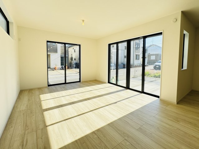 流山市三輪野山１丁目新築戸建（三輪野山８期）の居間・リビング|17.5帖リビングダイニングキッチン