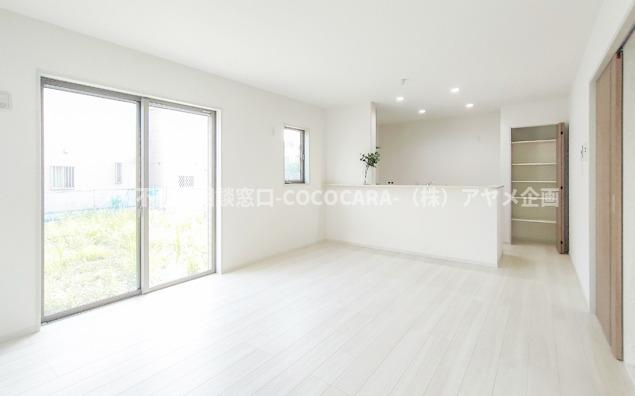 南アルプス市鮎沢の新築一戸建の居間・リビング|施工例：LDK