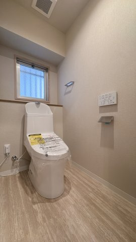 【トイレ】 | サンモリッツ門司港☆仲介手数料無料☆ | 温水洗浄便座完備の清潔感溢れるトイレ。