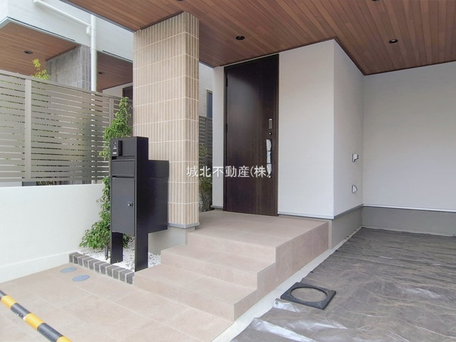 杉並区永福4丁目 全2棟 A号棟の玄関