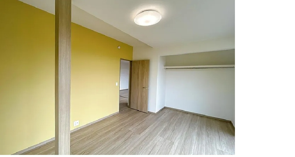 八代市鏡町下有佐戸建の洋室