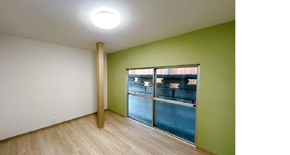 八代市鏡町下有佐戸建の洋室