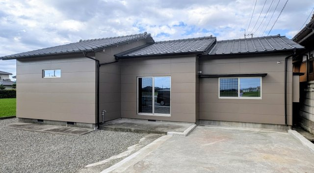 八代市鏡町下有佐戸建の外観