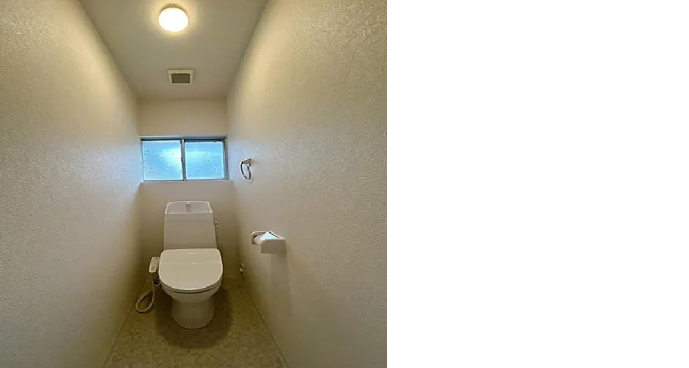 八代市鏡町下有佐戸建のトイレ