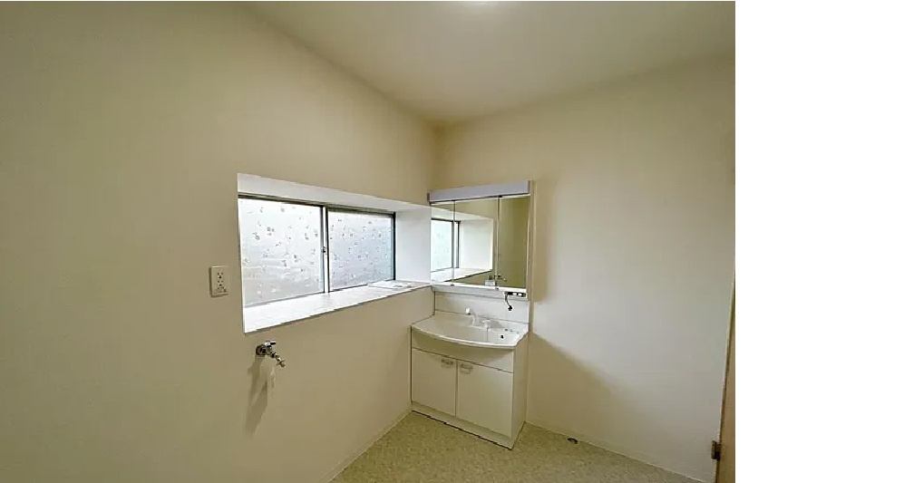 八代市鏡町下有佐戸建の洗面所