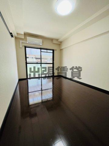 仲介手数料0円グランディール新福寺の居間・リビング