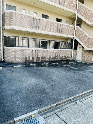 仲介手数料0円グランディール新福寺の駐車場