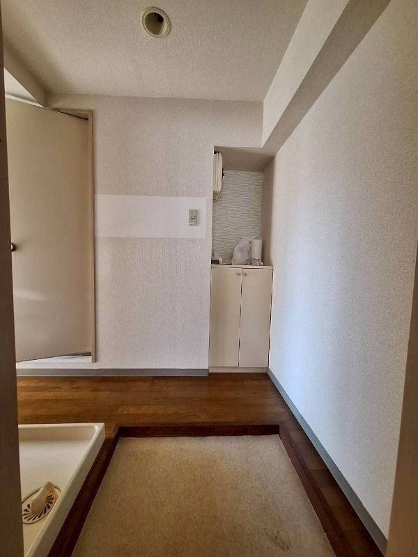 シャルマンはすみの玄関