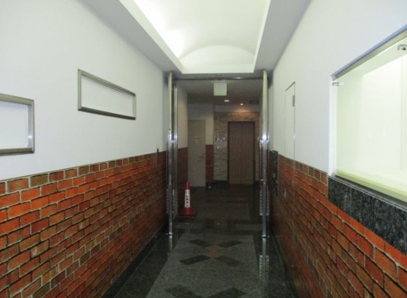 LIBERTY心斎橋のエントランス