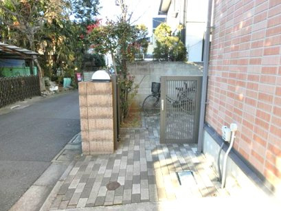 ソレジオ掬のエントランス|建物入り口です
