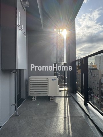 シーズンフラッツ新御徒町イーストの駐車場