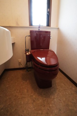 阿恵中古戸建のトイレ|荷物撤去後のイメージ写真になります。