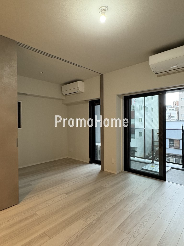 シーズンフラッツ新御徒町イーストの居間・リビング