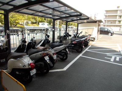 【その他共用部分】 | 桃山台コーポラス | バイク置場
